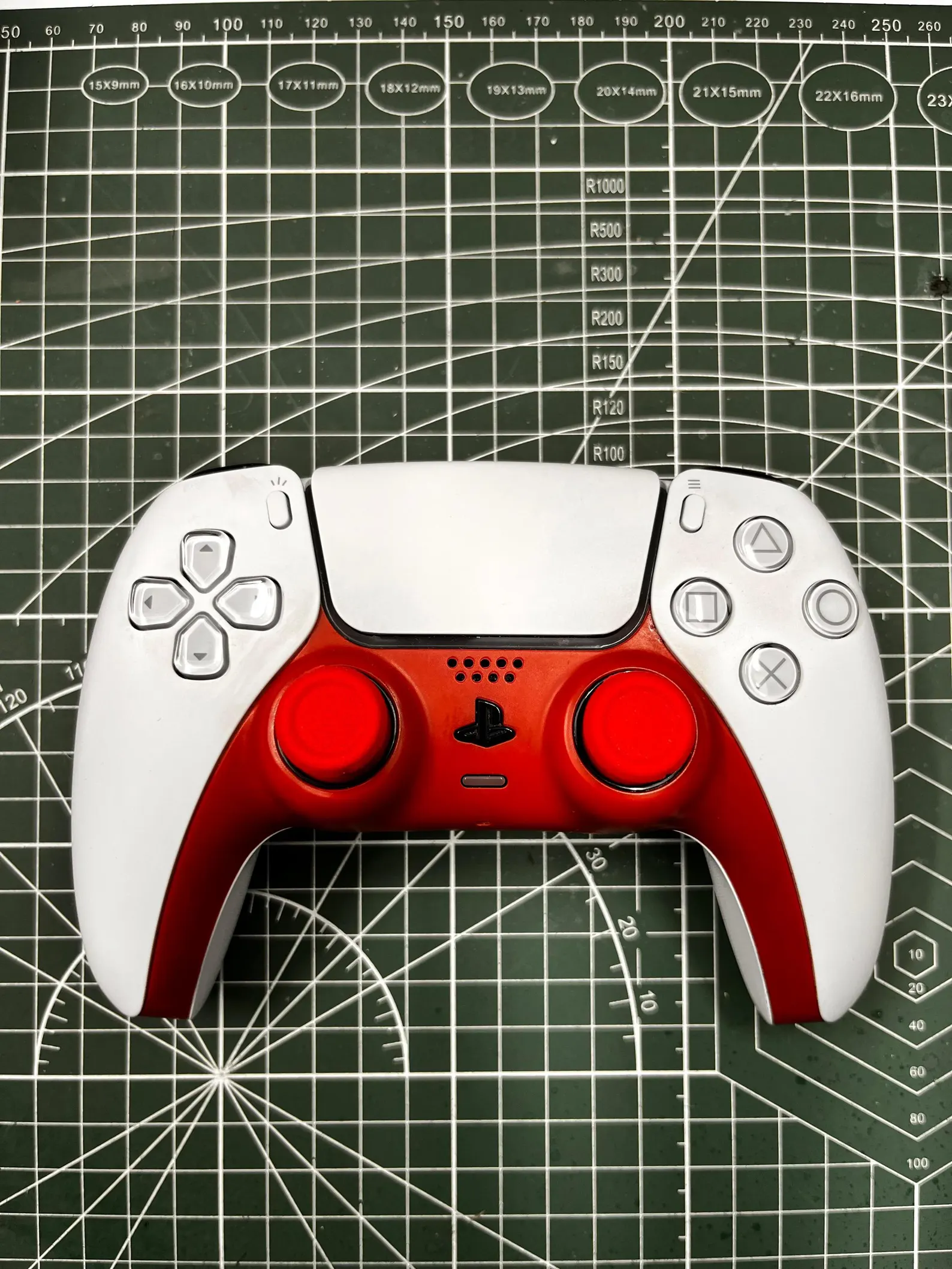 Easy Replacement System for Worn PS4 / PS5 Controller Thumbsticks